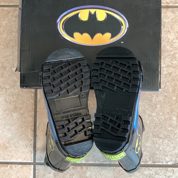 Western Chief Batman Rain Boots - Picture 6 of 9
